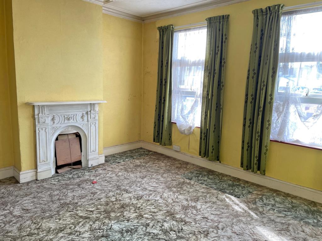 Lot: 143 - END-TERRACE HOUSE FOR IMPROVEMENT -